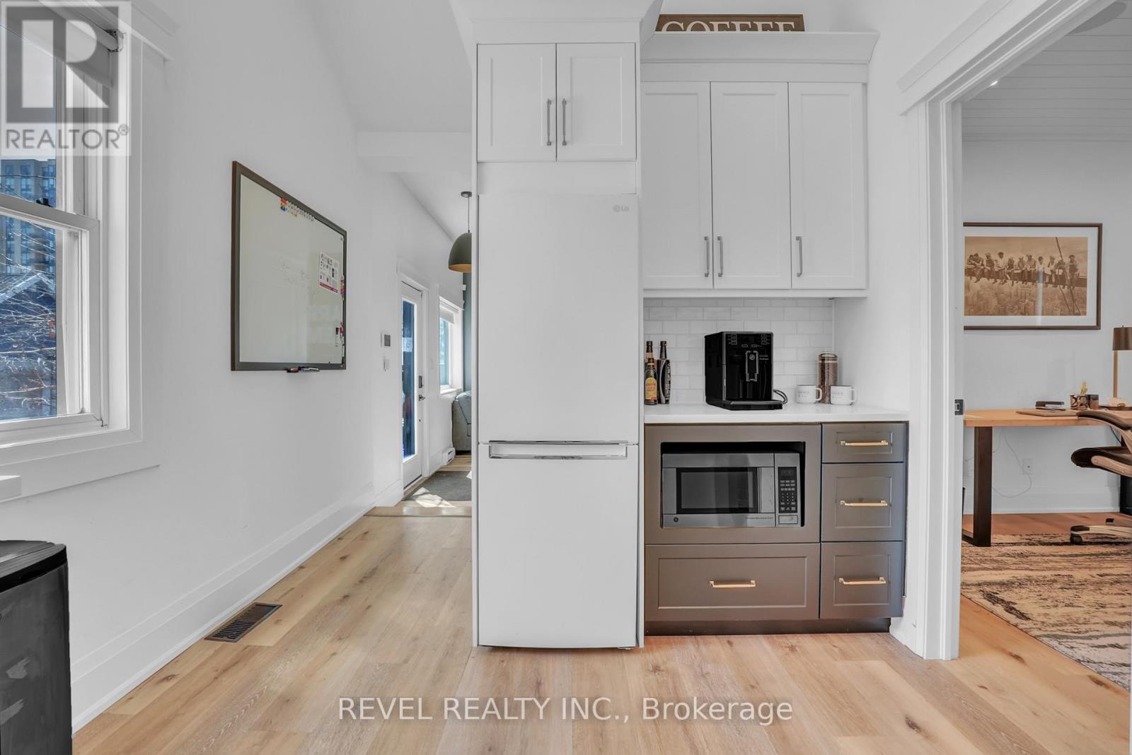 27 Victoria Street, Barrie (City Centre), Ontario  L4N 2H5 - Photo 16 - S13761018