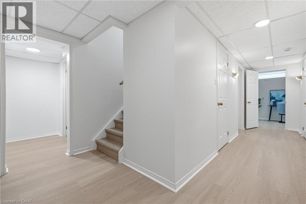 551 Deerhurst Drive, Burlington, Ontario L7L 5V9 - Photo 32 - 40857565