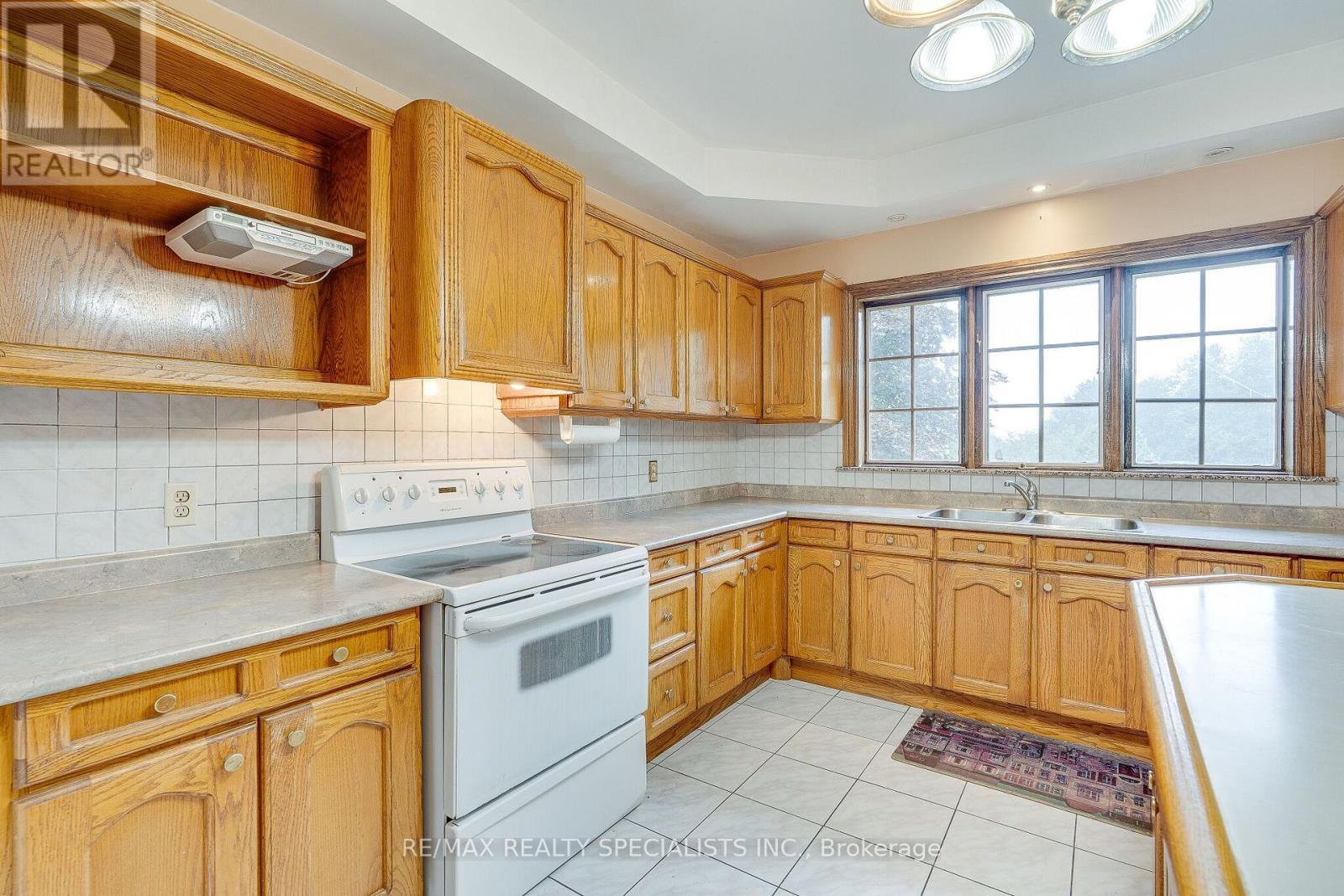 11 Prince Andrew Drive, Caledon, Ontario  L7C 1G2 - Photo 20 - W13747140