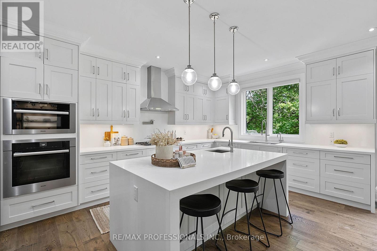 146 Thompson Avenue, Toronto, Ontario  M8Z 3V2 - Photo 5 - W13760844