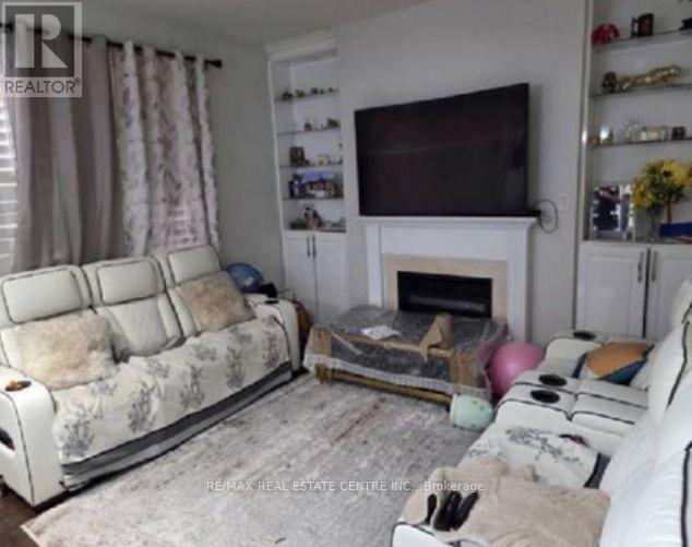 48 Bear Run Road, Brampton, Ontario  L6X 2Z8 - Photo 4 - W13760860