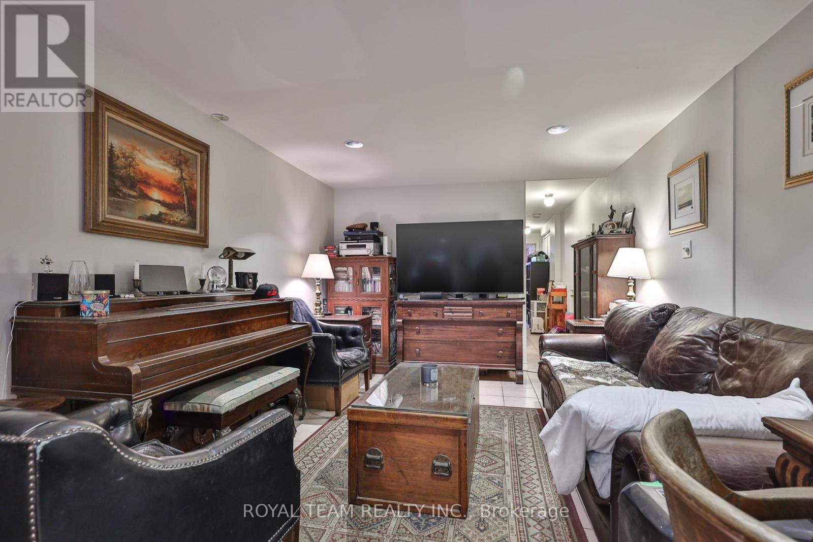 54 Maher Avenue, Toronto, Ontario  M6P 1G6 - Photo 35 - W13760872
