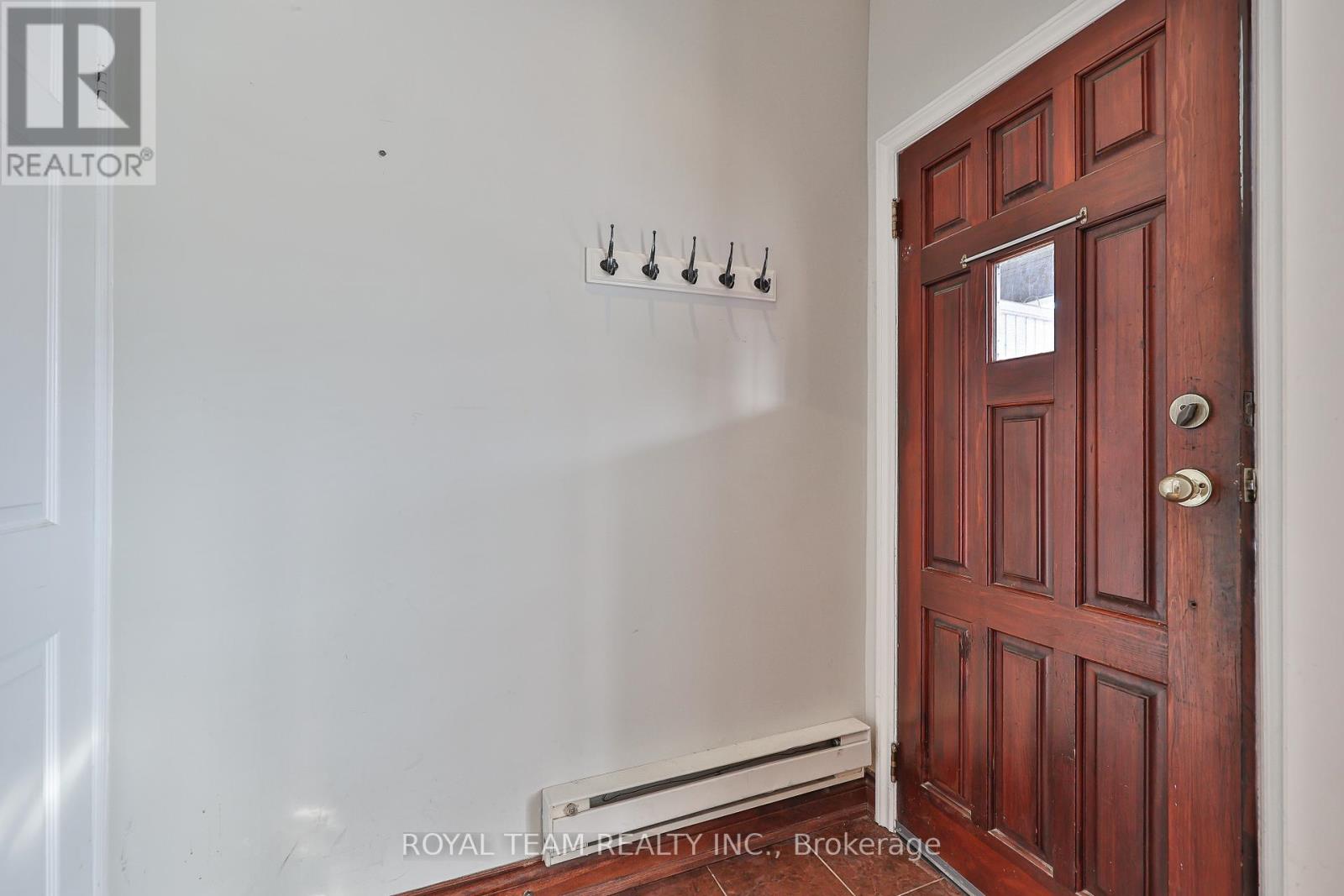 54 Maher Avenue, Toronto, Ontario  M6P 1G6 - Photo 4 - W13760872