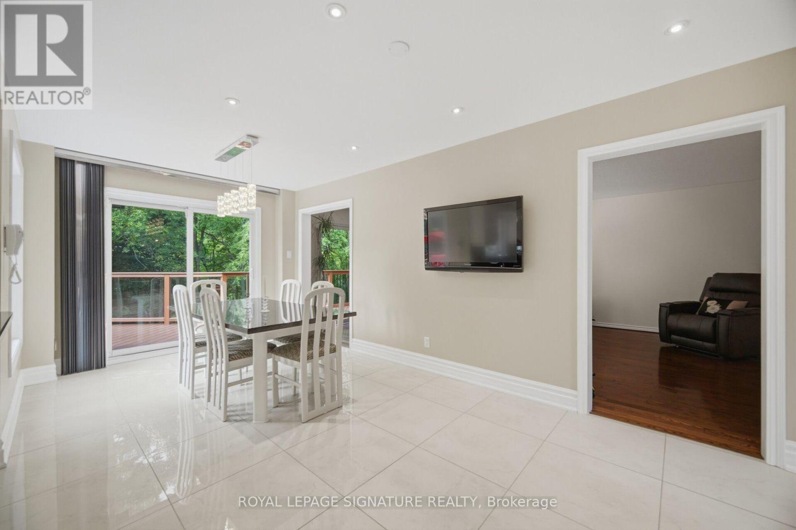 4594 Badminton Drive, Mississauga, Ontario  L5M 3H6 - Photo 12 - W13760876