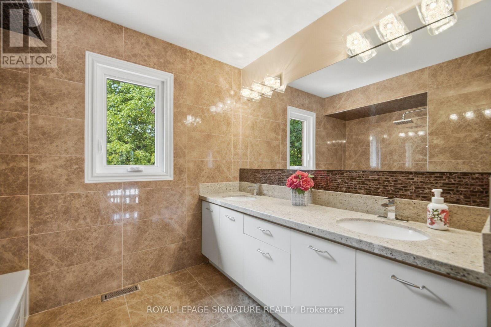 4594 Badminton Drive, Mississauga, Ontario  L5M 3H6 - Photo 30 - W13760876