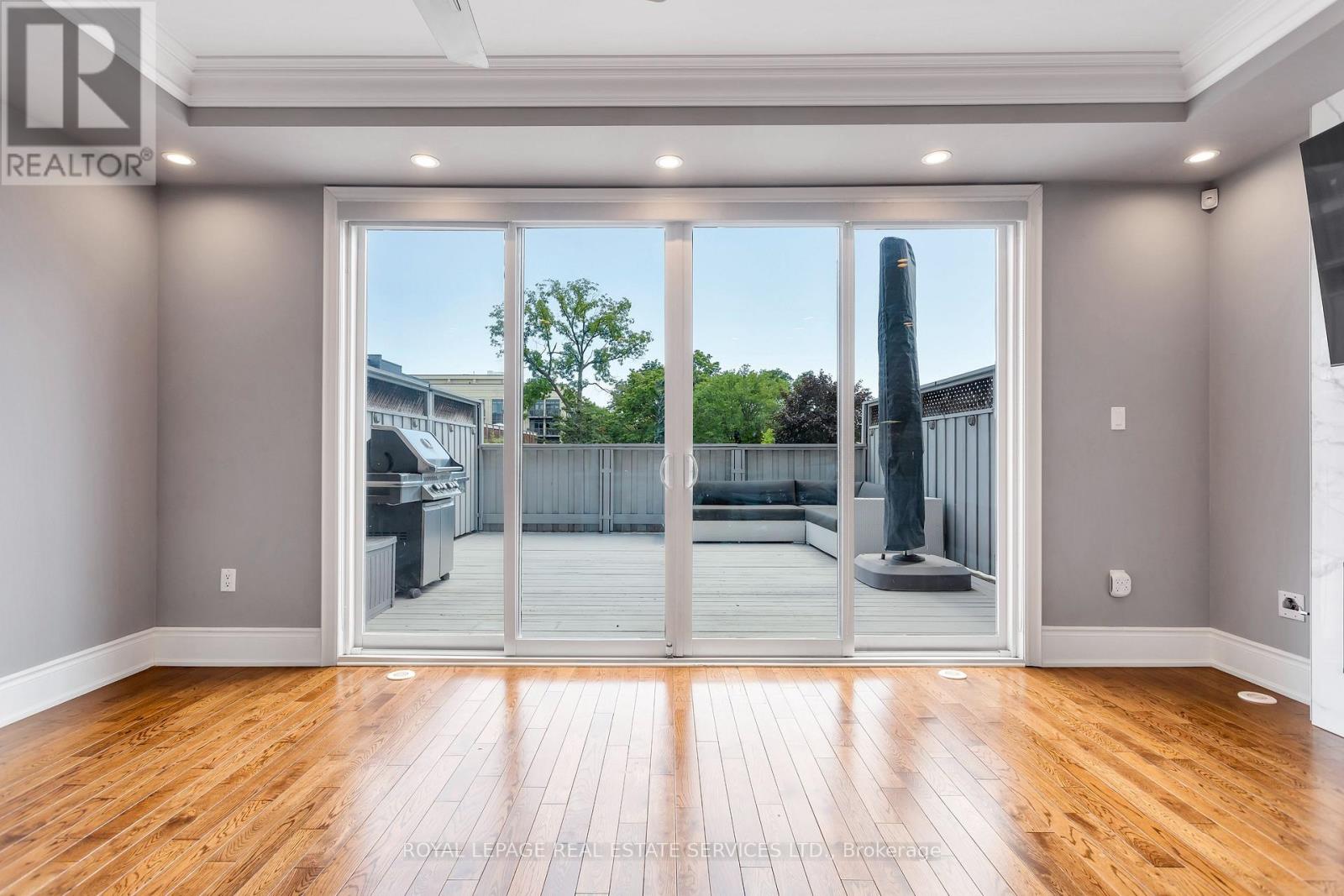 216 Rebecca Street, Oakville, Ontario  L6K 1J9 - Photo 14 - W13760894