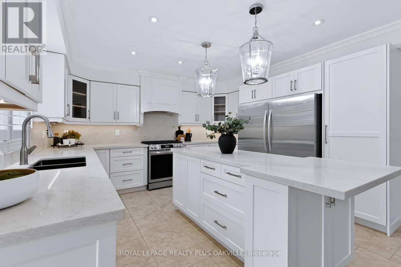 2097 Innkeeper Court, Oakville, Ontario  L6M 3A2 - Photo 13 - W13760912