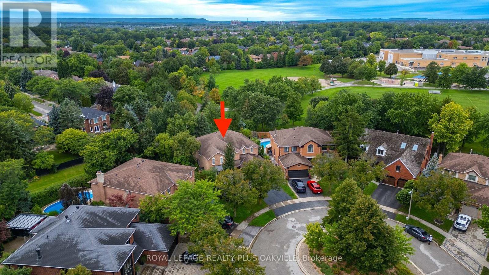 2097 Innkeeper Court, Oakville, Ontario  L6M 3A2 - Photo 2 - W13760912