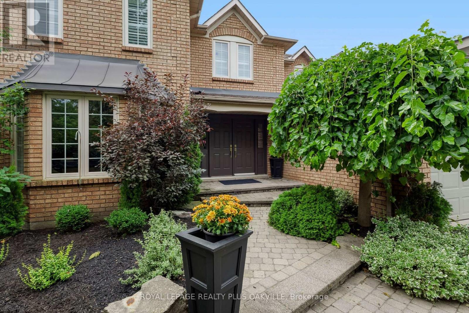 2097 Innkeeper Court, Oakville, Ontario  L6M 3A2 - Photo 4 - W13760912