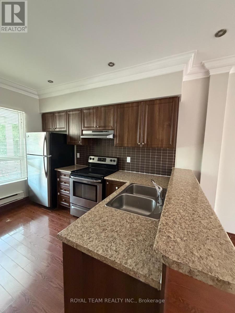 Upper - 54 Maher Avenue, Toronto, Ontario  M6P 1G6 - Photo 4 - W13760916