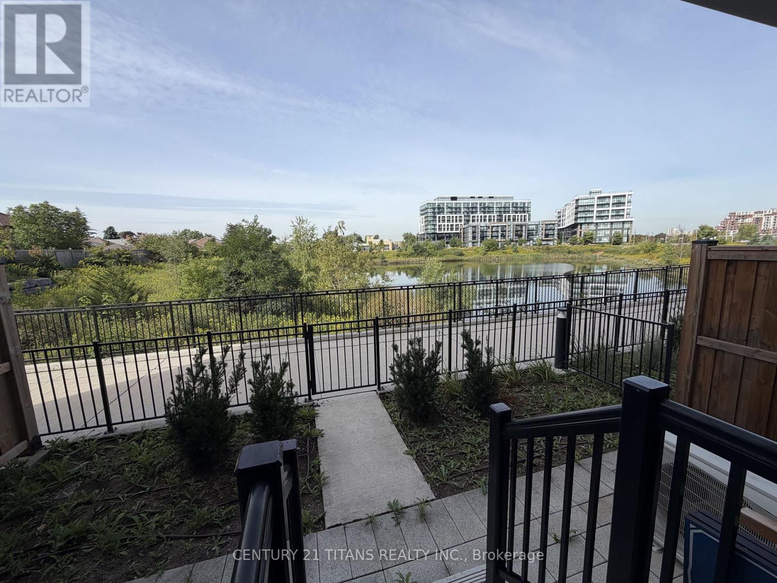 107 - 155 Downsview Park (Upper Bedrooms) Boulevard, Toronto, Ontario  M3K 0E3 - Photo 3 - W13760922