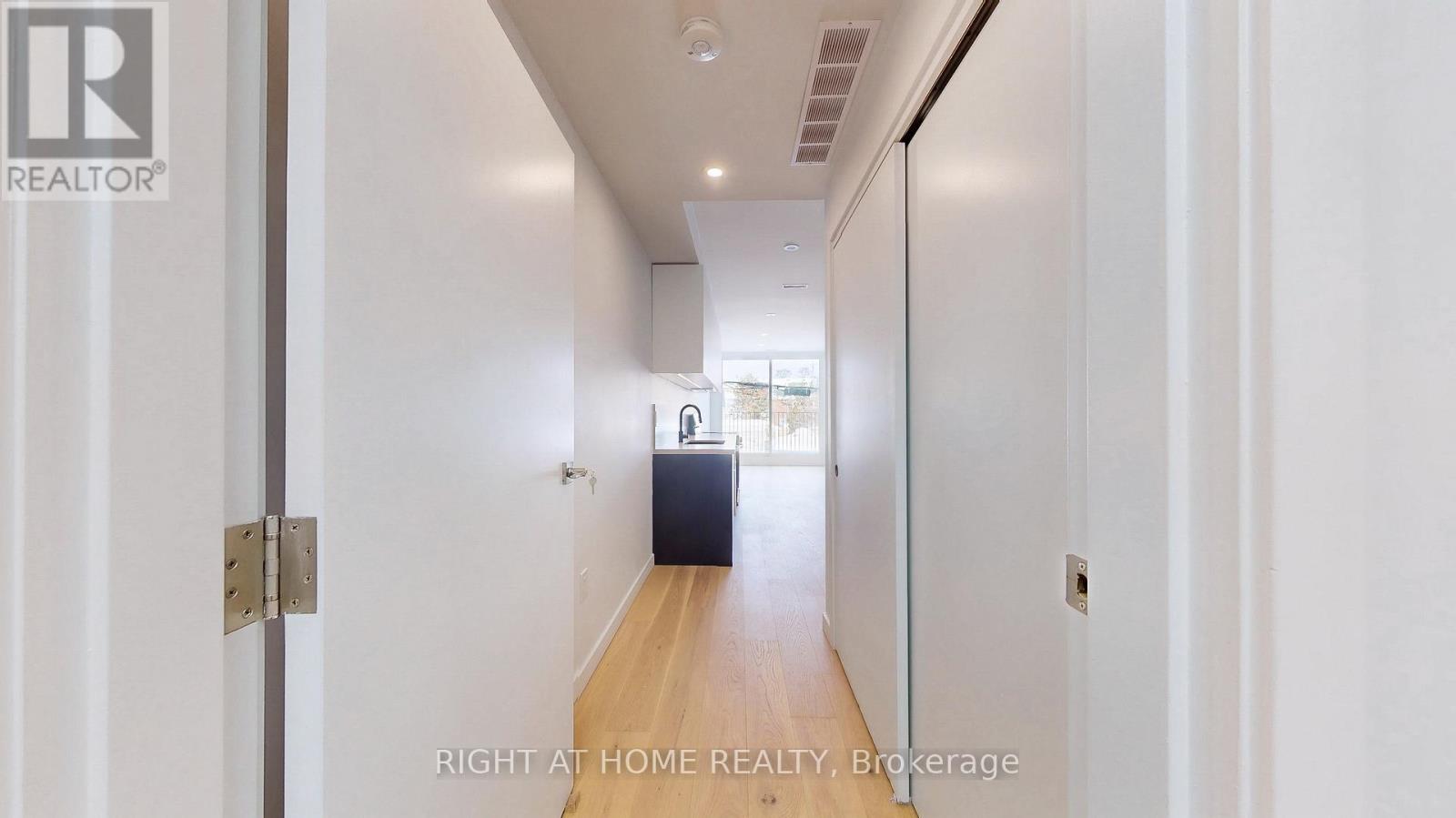 Unit 3 - 3122 Dundas Street W, Toronto, Ontario  M6P 2A1 - Photo 2 - W13760940