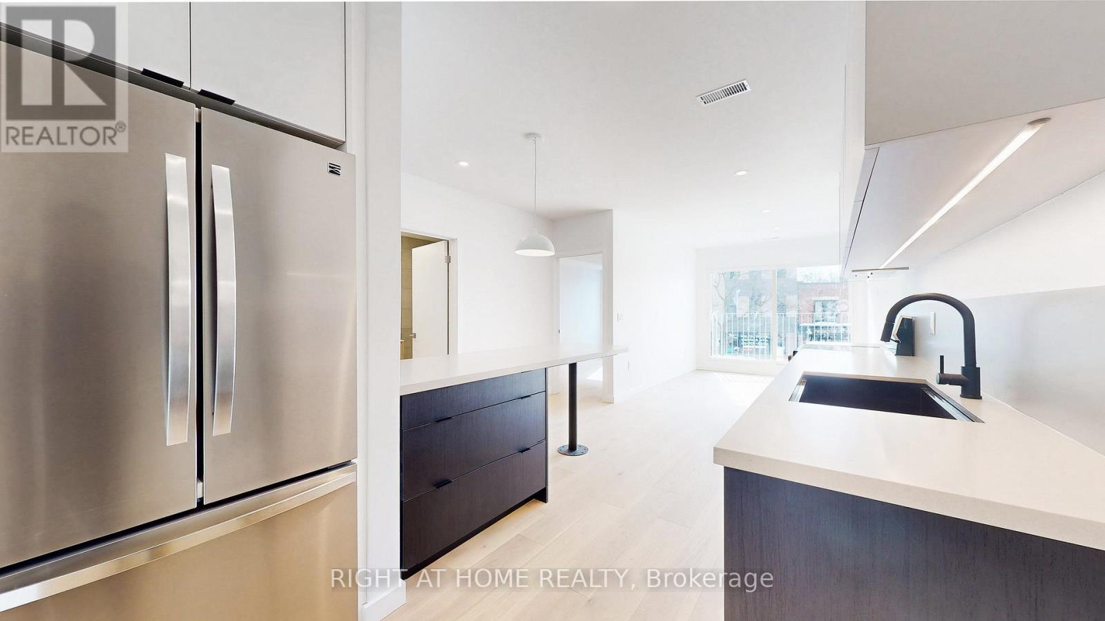 Unit 3 - 3122 Dundas Street W, Toronto, Ontario  M6P 2A1 - Photo 3 - W13760940