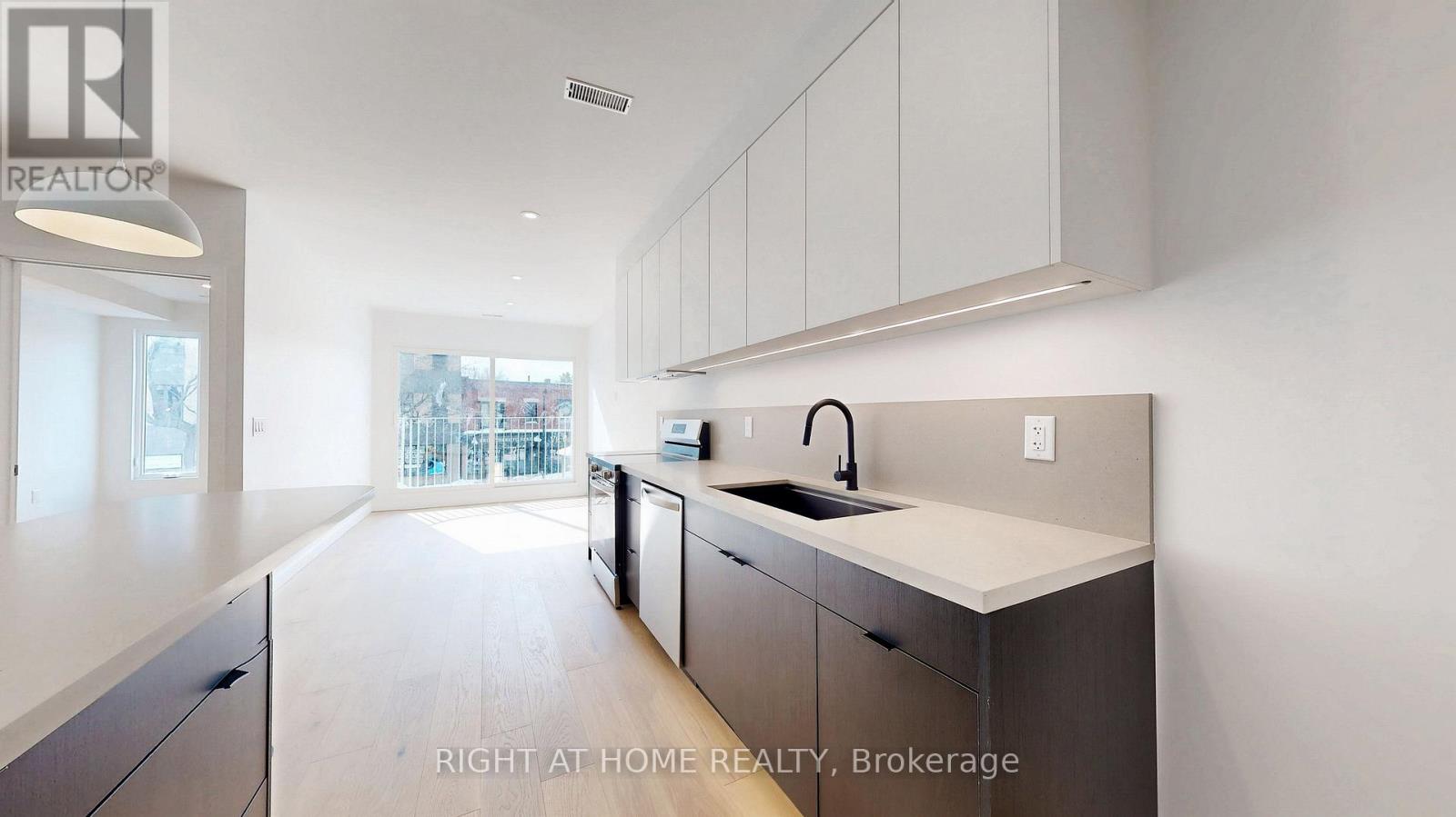 Unit 3 - 3122 Dundas Street W, Toronto, Ontario  M6P 2A1 - Photo 4 - W13760940