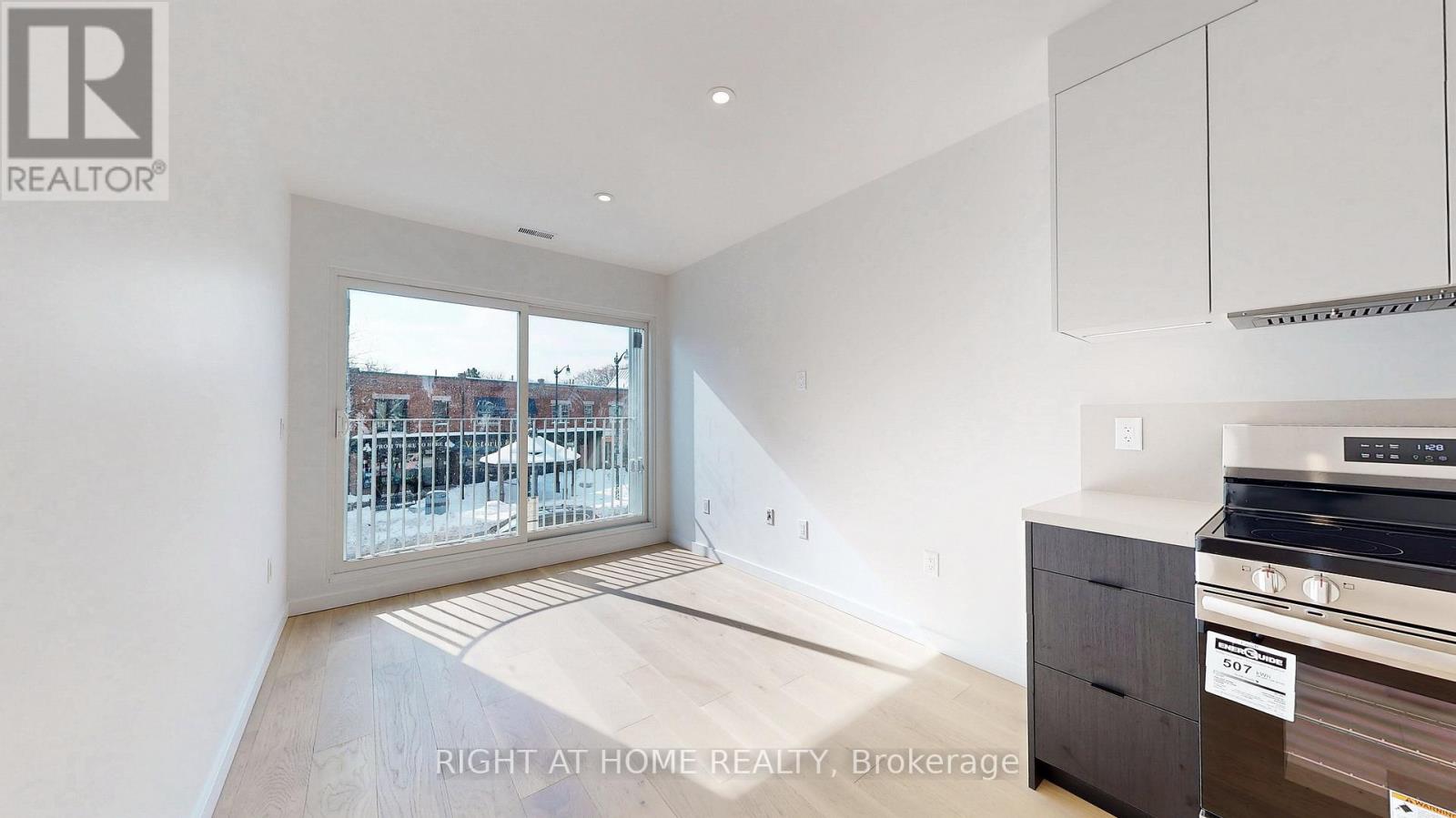 Unit 3 - 3122 Dundas Street W, Toronto, Ontario  M6P 2A1 - Photo 5 - W13760940