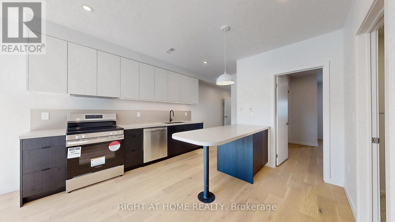 Unit 3 - 3122 Dundas Street W, Toronto, Ontario  M6P 2A1 - Photo 6 - W13760940