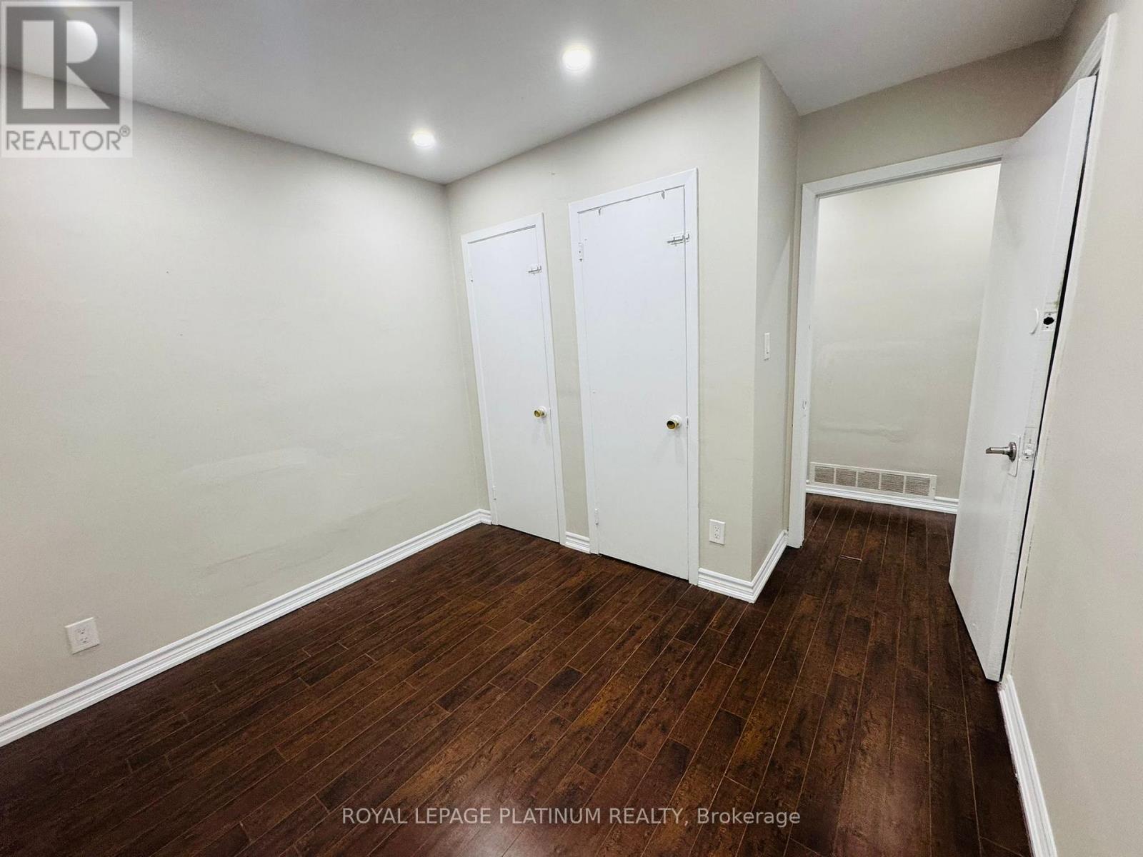 7073 Magic Court, Mississauga, Ontario  L4T 3A2 - Photo 6 - W13761124