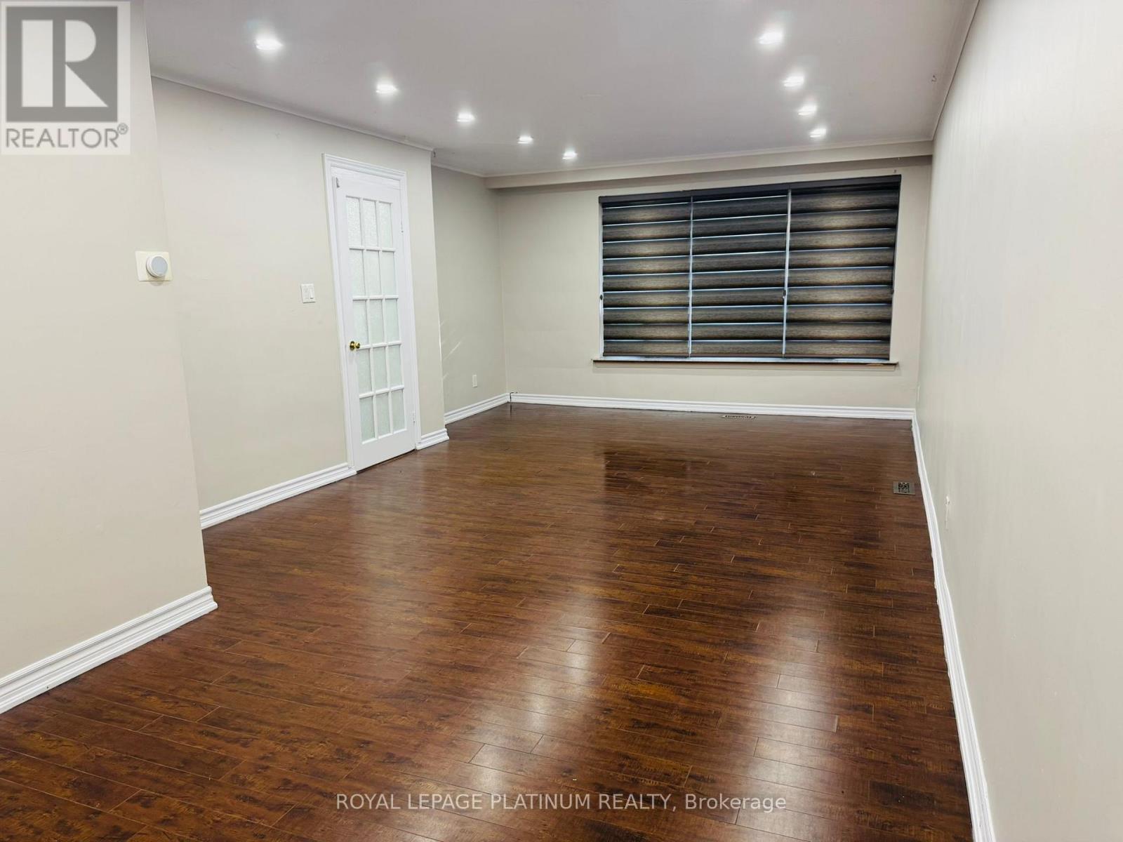 7073 Magic Court, Mississauga, Ontario  L4T 3A2 - Photo 8 - W13761124