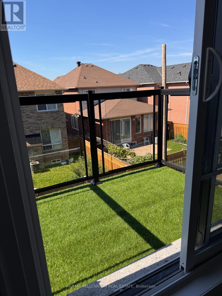 5975 Saigon Street, Mississauga, Ontario  L5V 2V9 - Photo 12 - W13761164