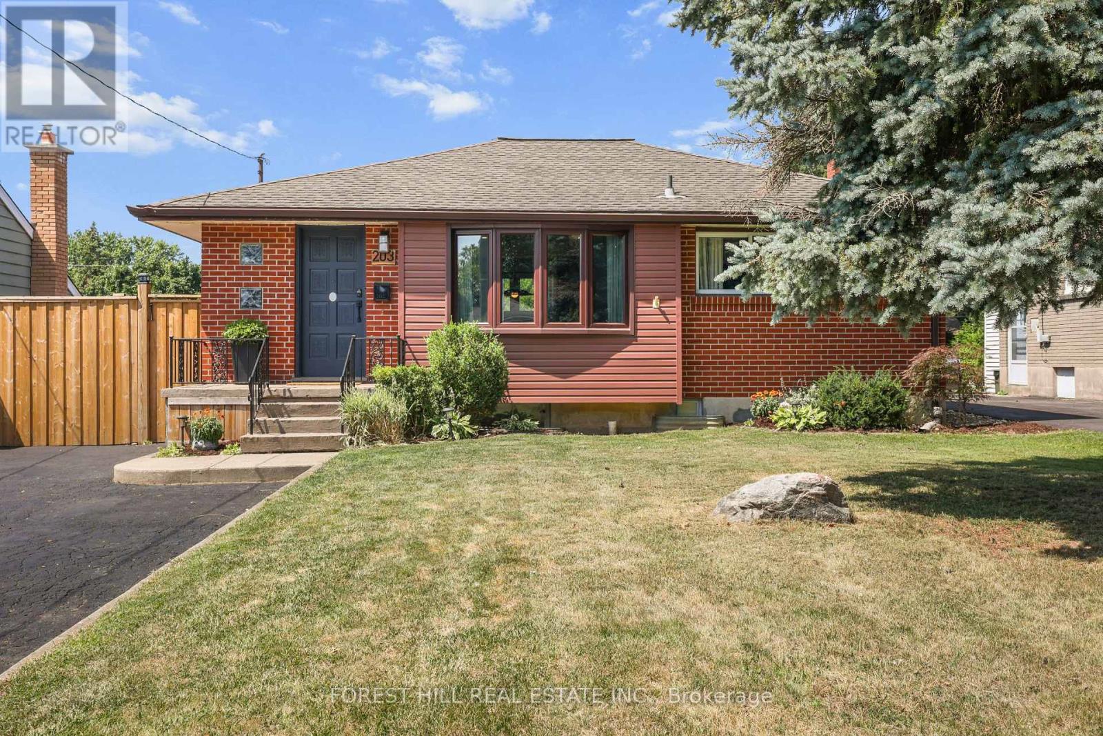 203 MERLIN CRESCENT, London East, Ontario