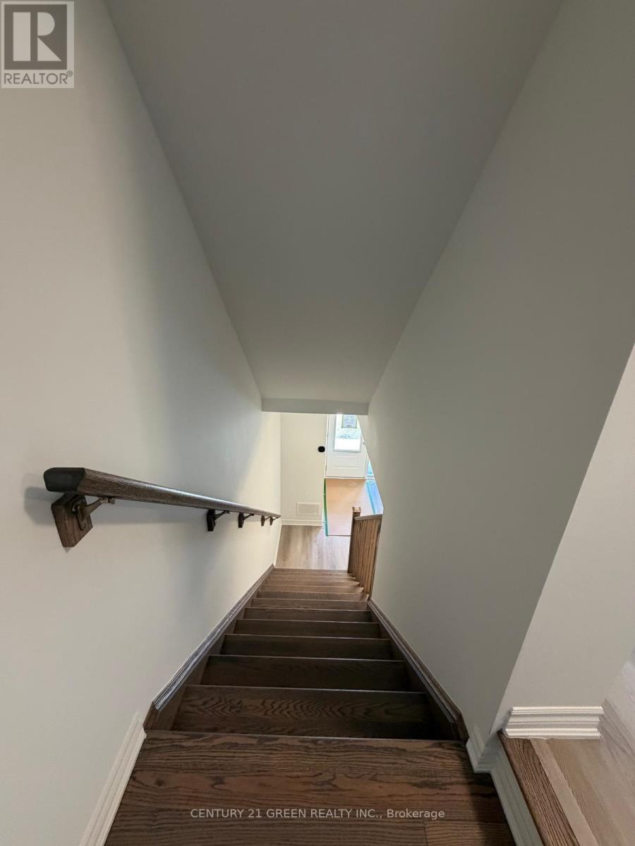 32 Canyon Hill Drive, Kitchener, Ontario  N2R 0V9 - Photo 5 - X13761068