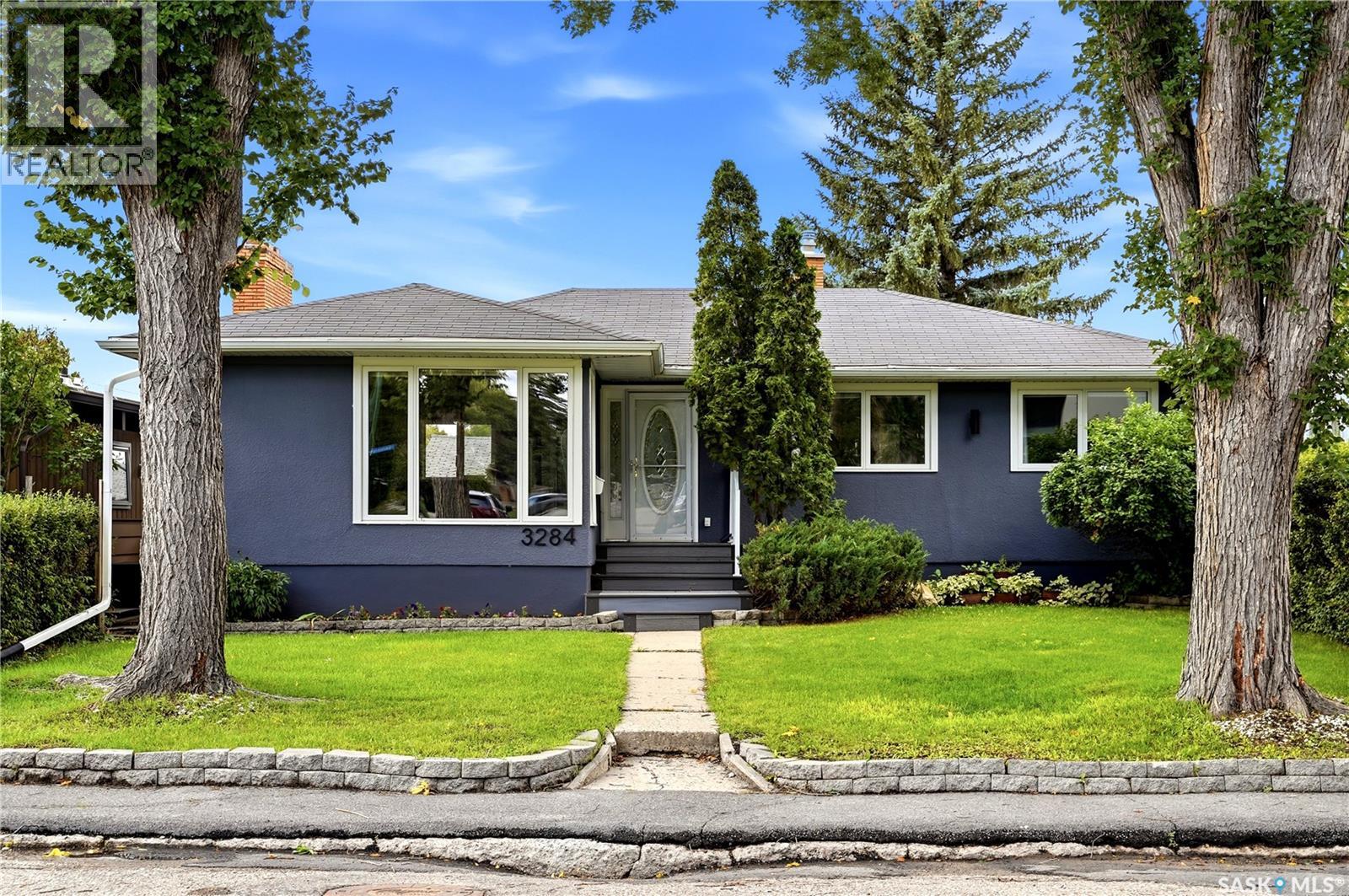 3284 Robinson Street, Regina, Saskatchewan  S4S 1V7 - Photo 1 - SK047936