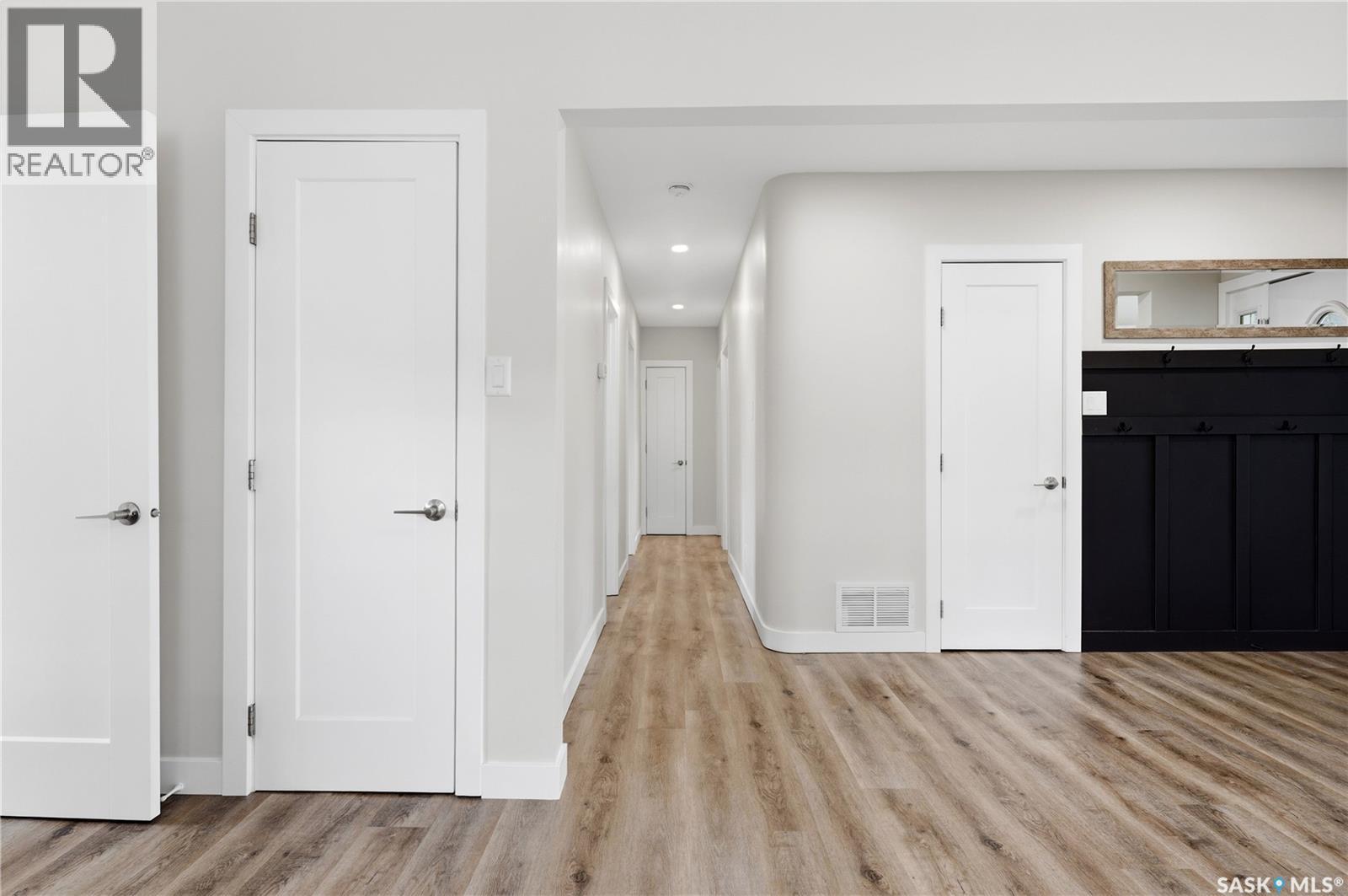 3284 Robinson Street, Regina, Saskatchewan  S4S 1V7 - Photo 18 - SK047936
