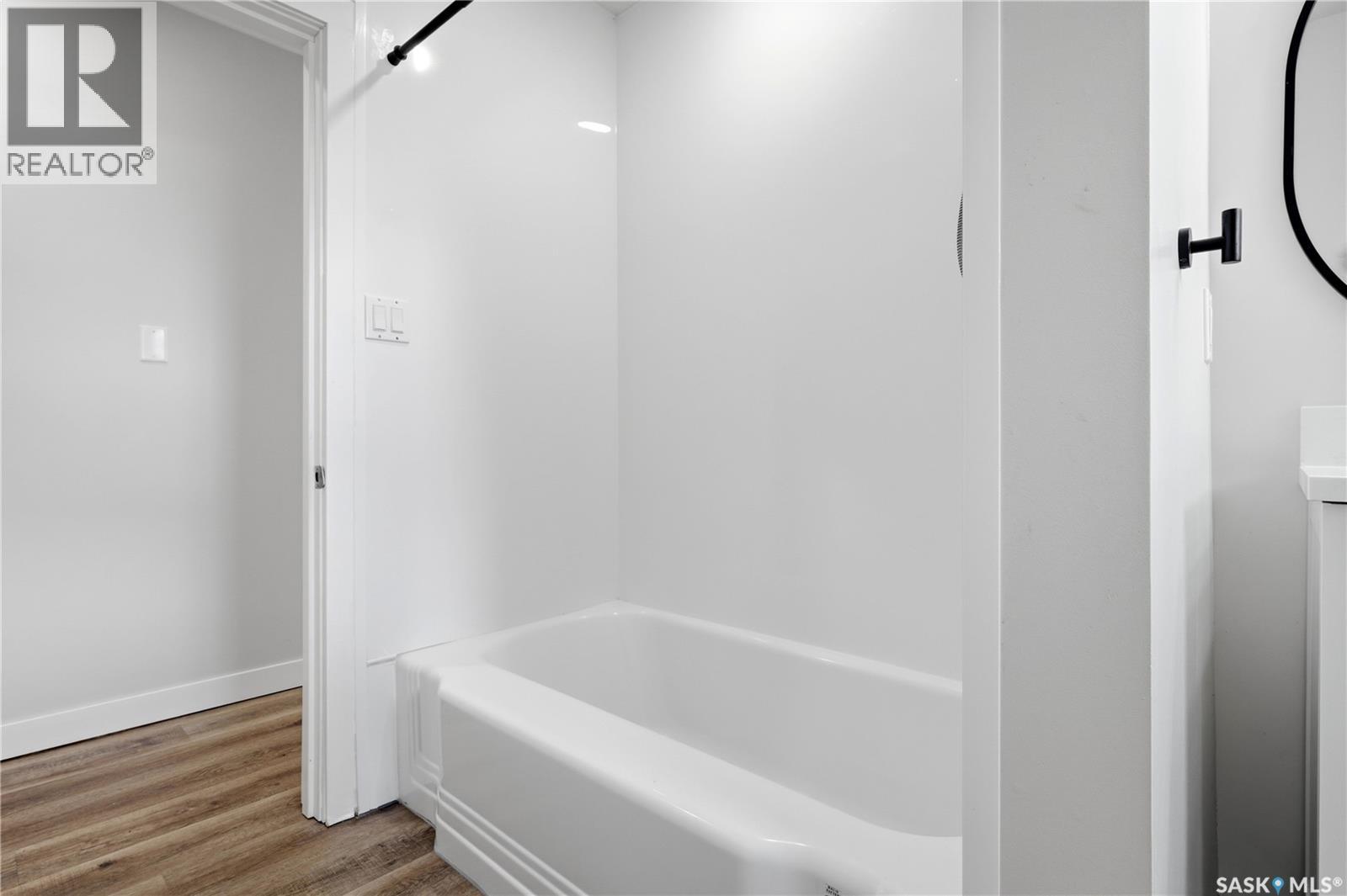 3284 Robinson Street, Regina, Saskatchewan  S4S 1V7 - Photo 22 - SK047936