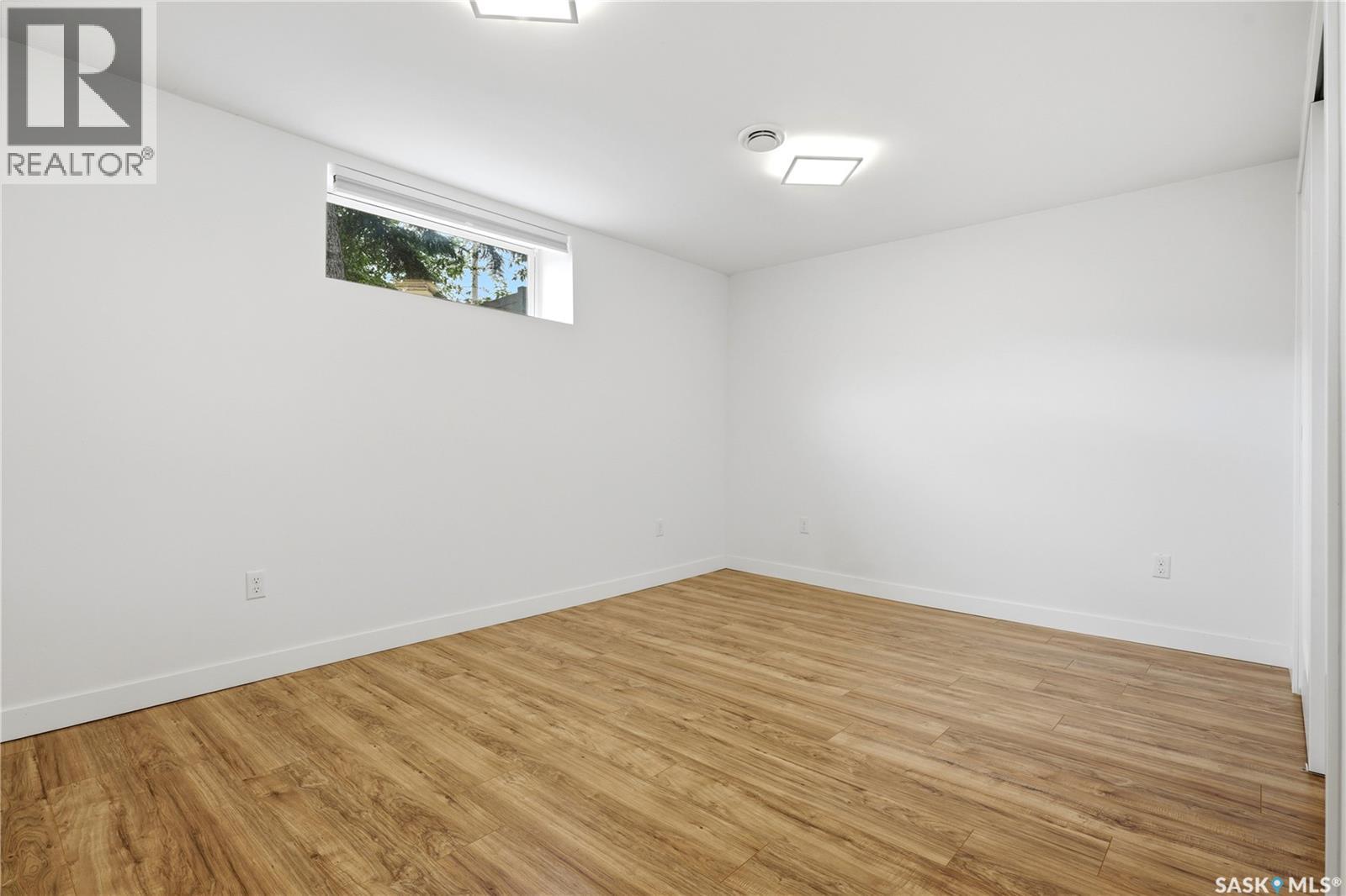 3284 Robinson Street, Regina, Saskatchewan  S4S 1V7 - Photo 31 - SK047936
