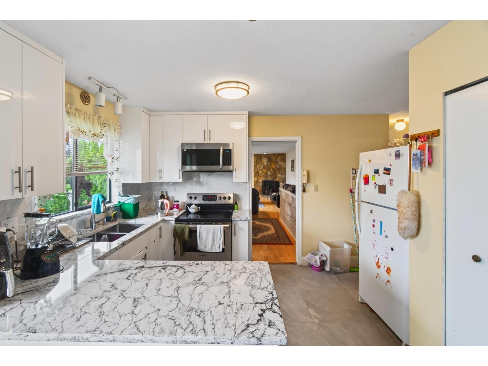34757 Moffat Avenue, Mission, British Columbia V2V 6R6 - Photo 8 - R3162959