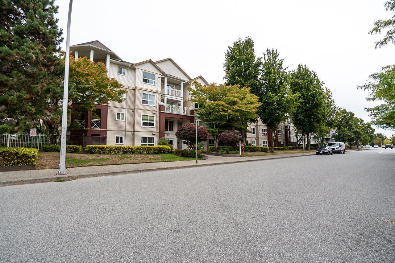 211 8068 120a Avenue, Surrey, British Columbia  V3W 3P3 - Photo 2 - R3162897