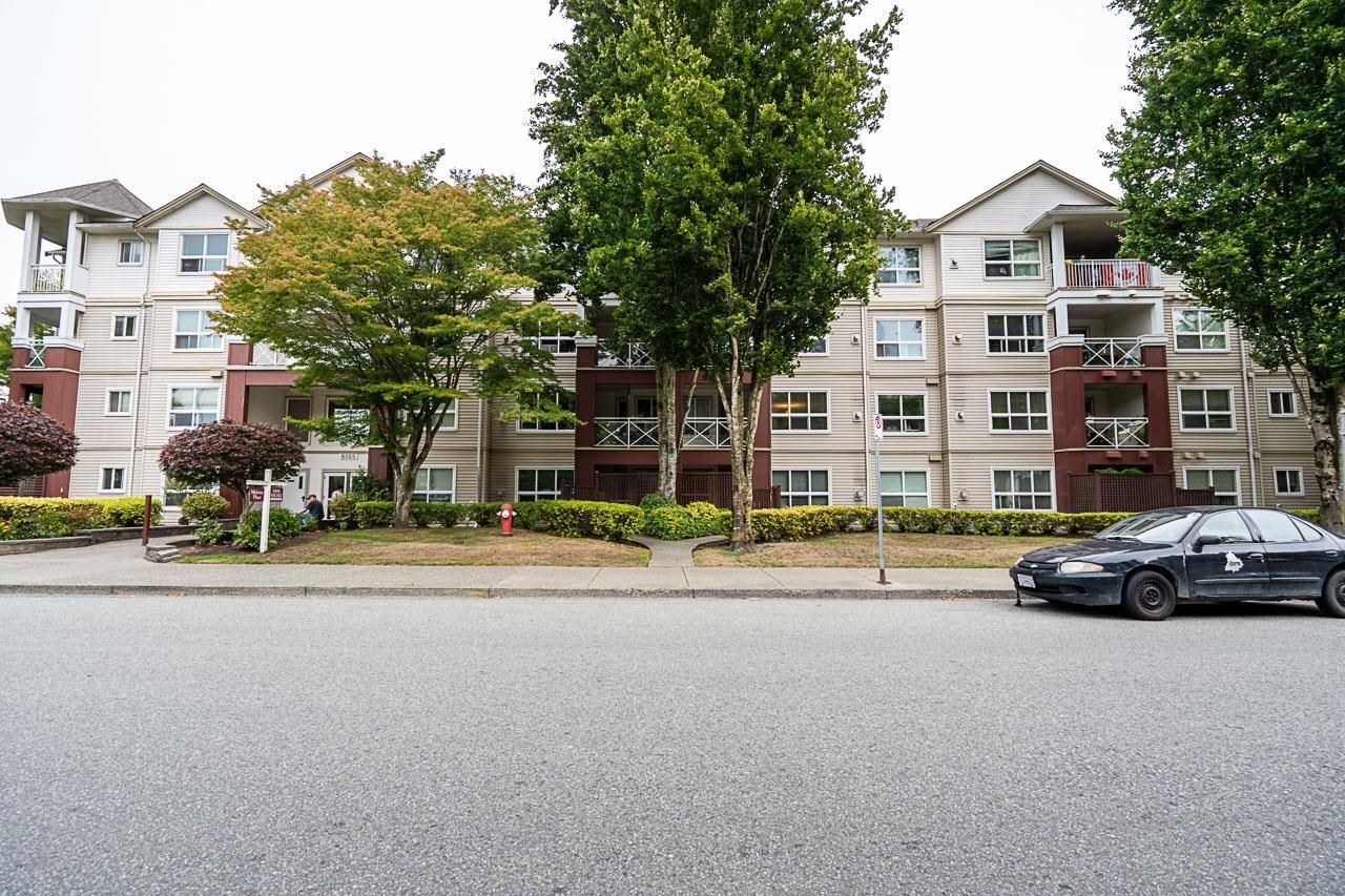 211 8068 120a Avenue, Surrey, British Columbia  V3W 3P3 - Photo 3 - R3162897
