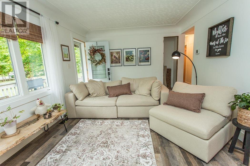 108 Mcqueen Rd, Sault Ste. Marie, Ontario P6C 6E3 - Photo 6 - SM262477