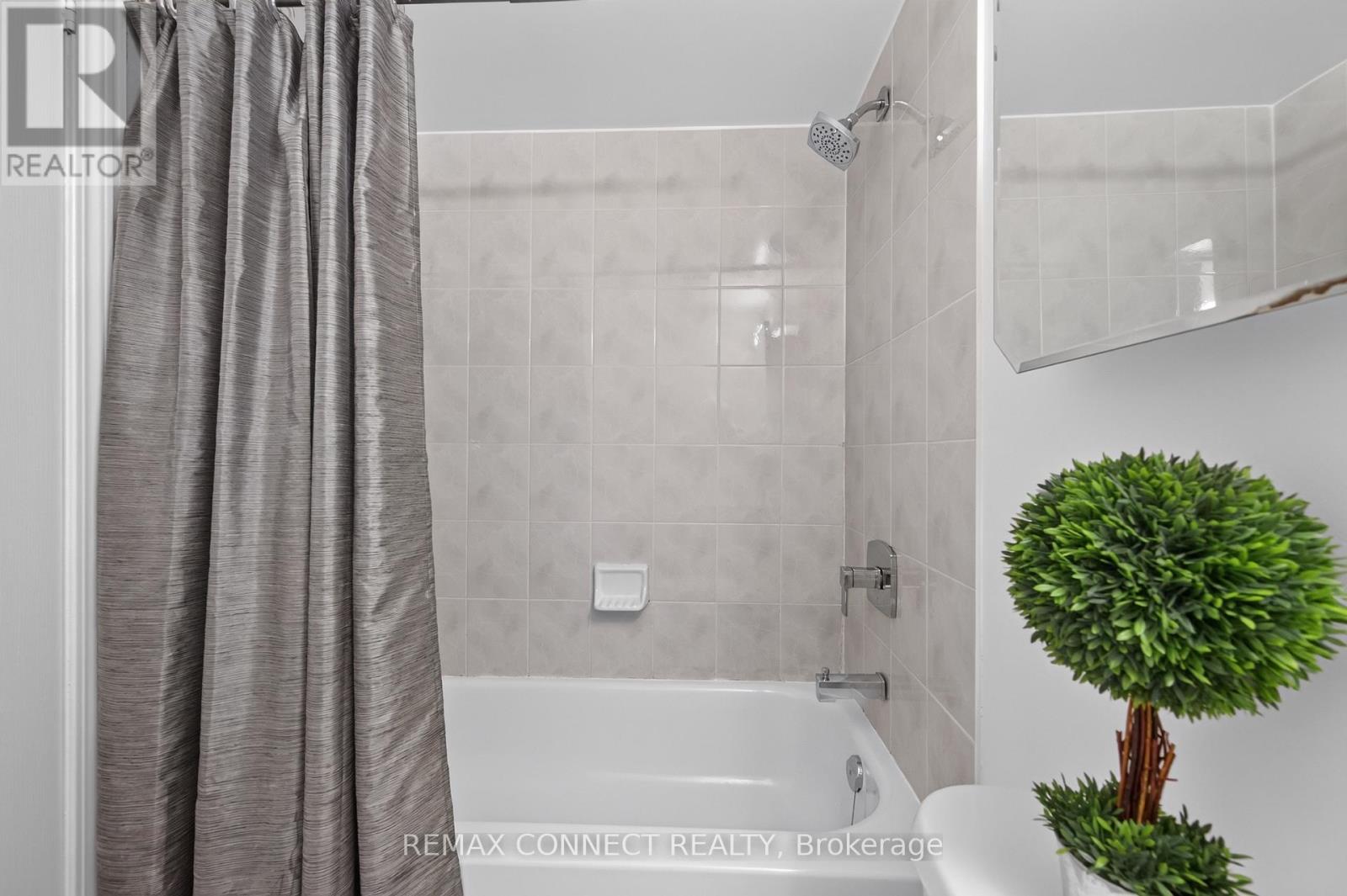 7b Crawford Street, Toronto, Ontario  M6K 3M3 - Photo 16 - C13759968