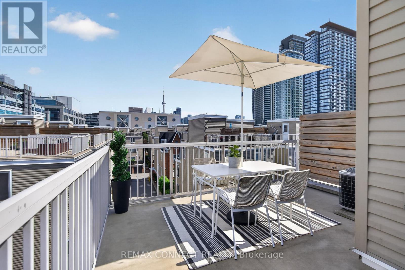 7b Crawford Street, Toronto, Ontario  M6K 3M3 - Photo 23 - C13759968