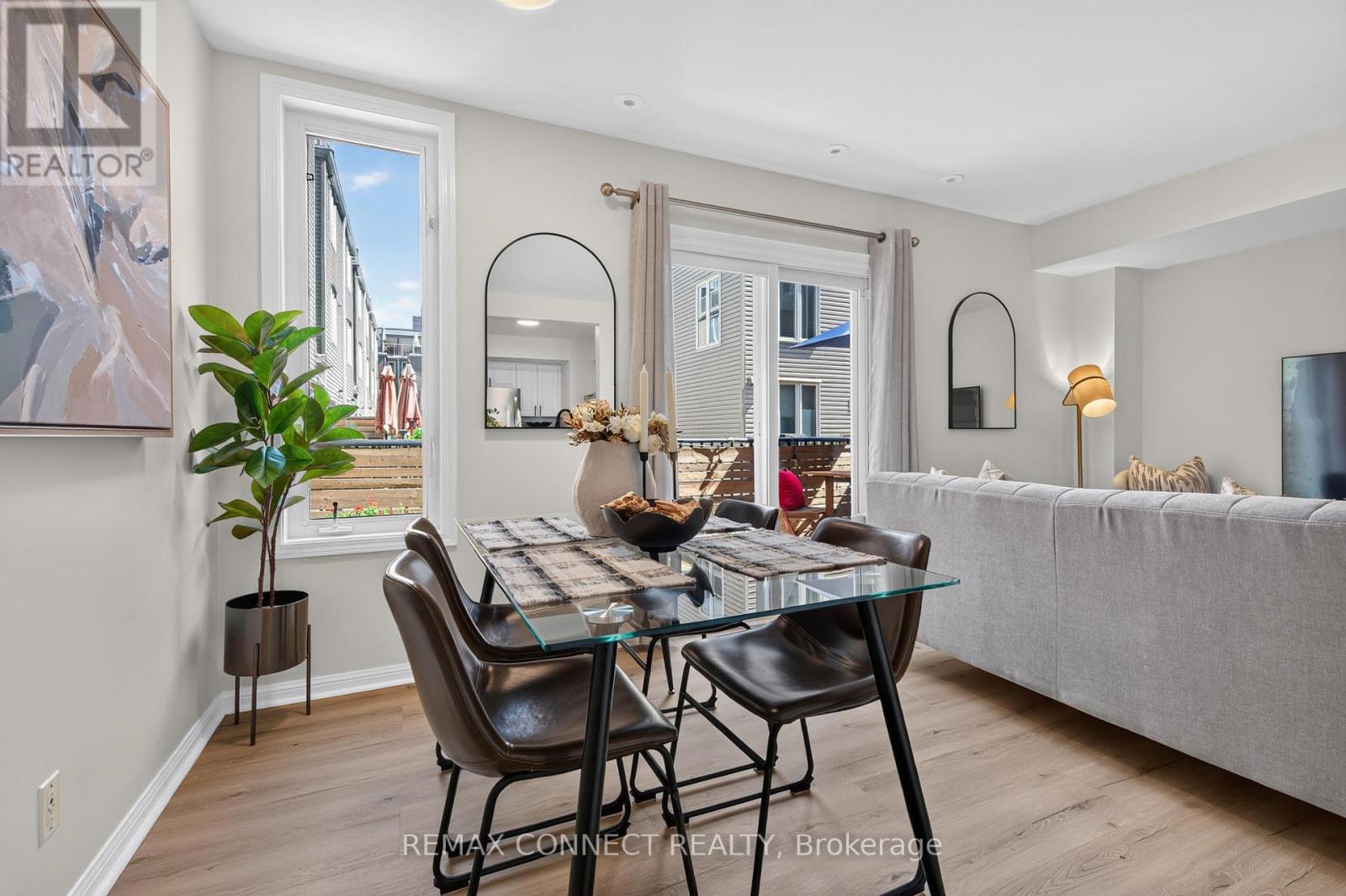7b Crawford Street, Toronto, Ontario  M6K 3M3 - Photo 7 - C13759968