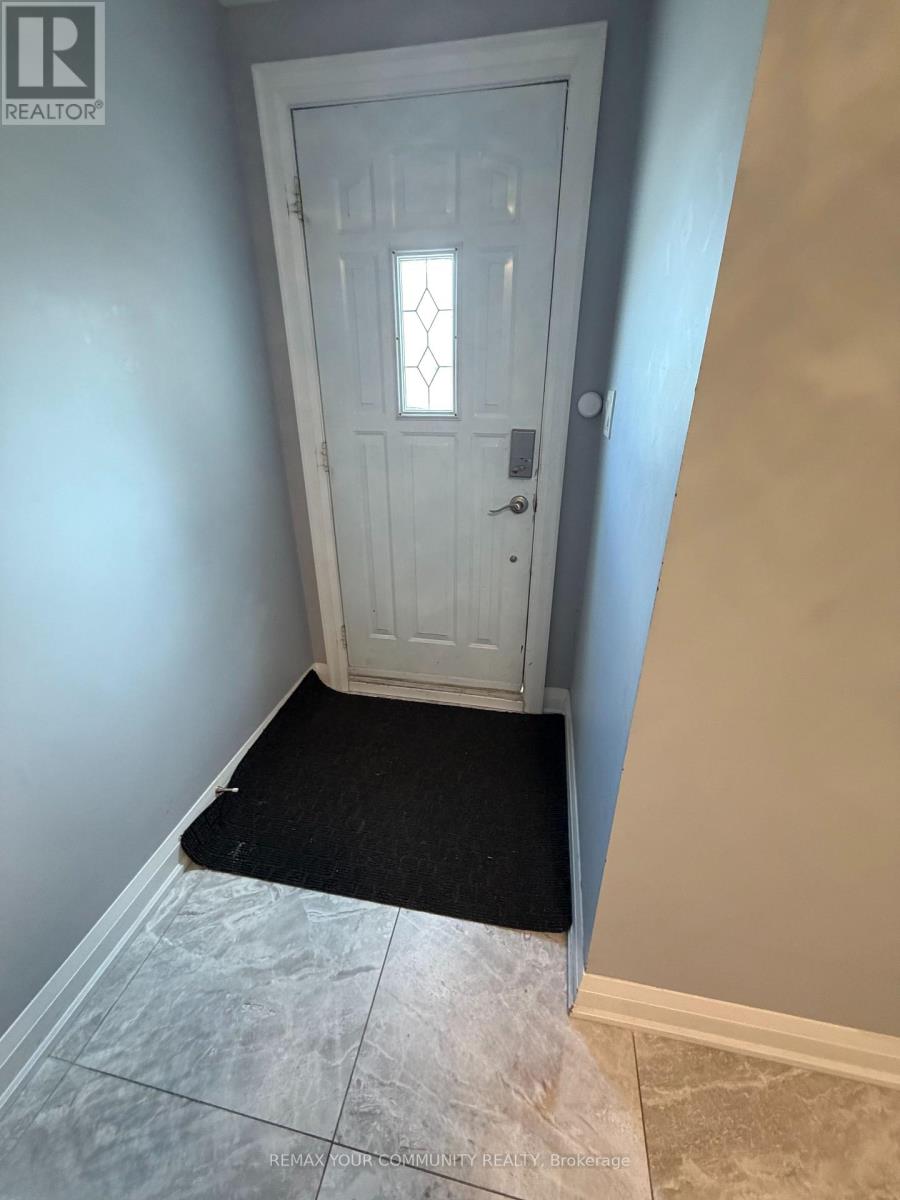 Lower - 24 Sombrero Court, Toronto, Ontario  M9L 2M6 - Photo 4 - W13760232