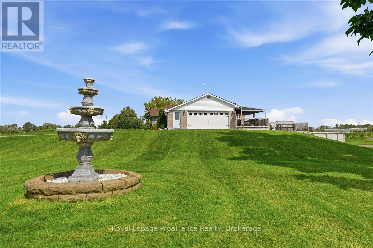 305 Valley Road, Prince Edward County, Ontario  K0K 1A0 - Photo 45 - X13760852