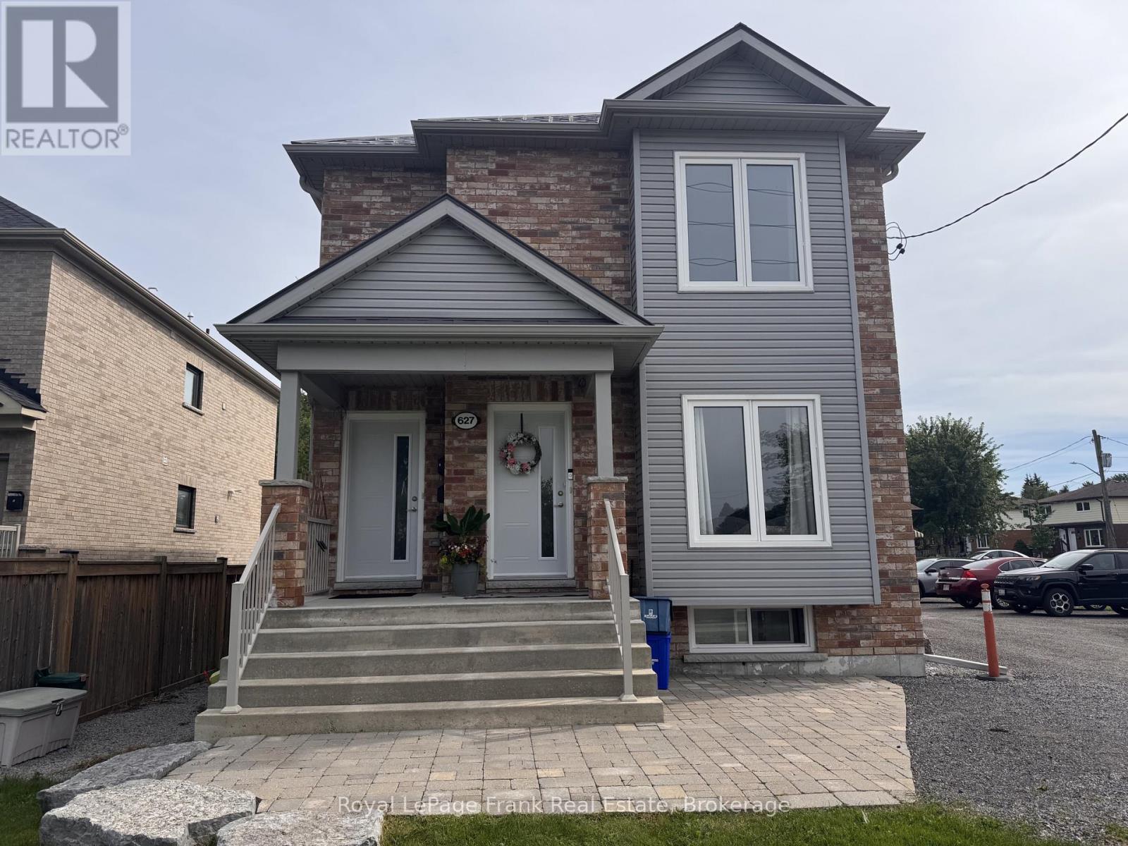 627 BLOOR STREET E, Oshawa, Ontario
