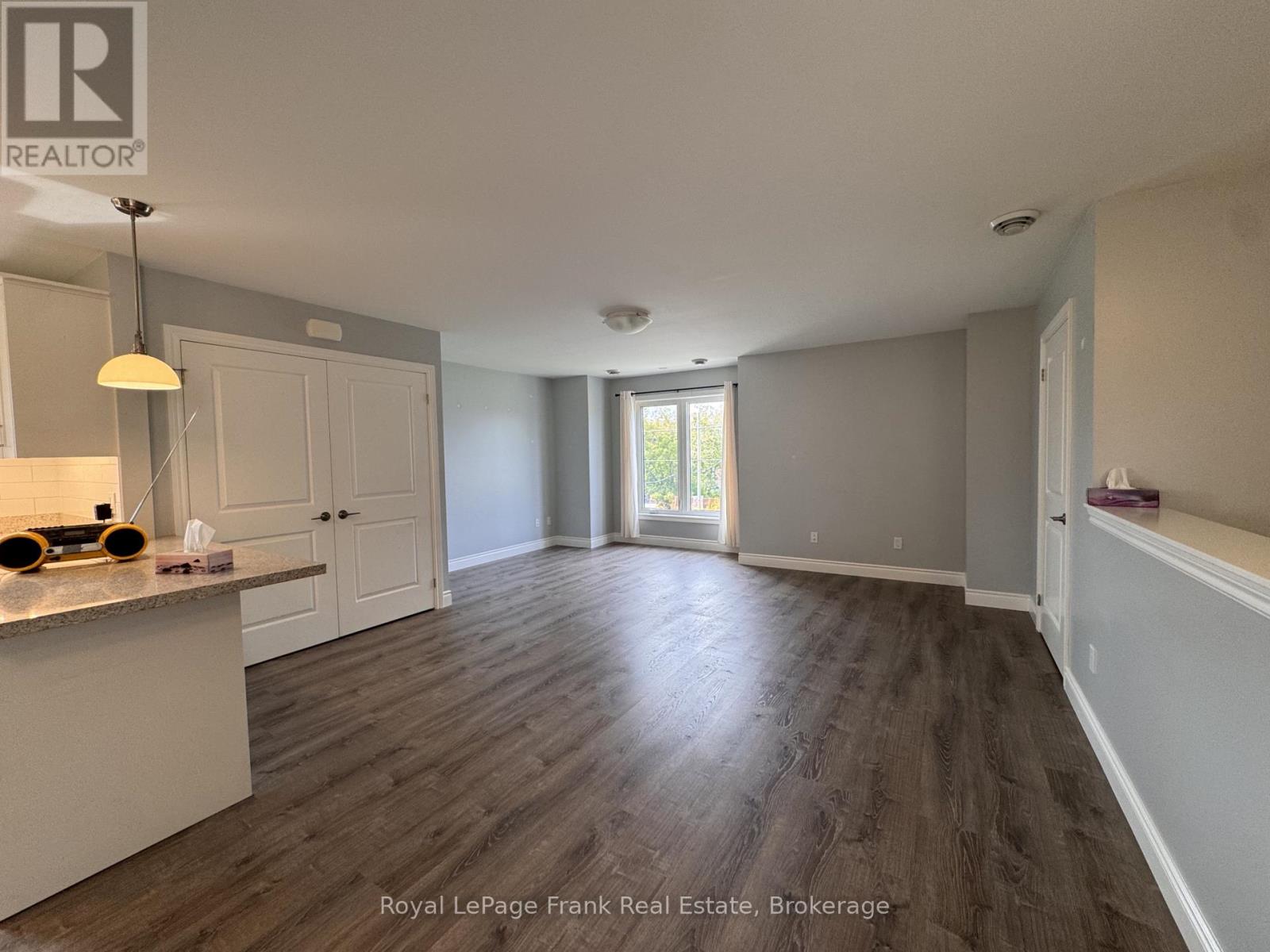 627 Bloor Street E, Oshawa, Ontario  L1H 3N4 - Photo 5 - E13761282