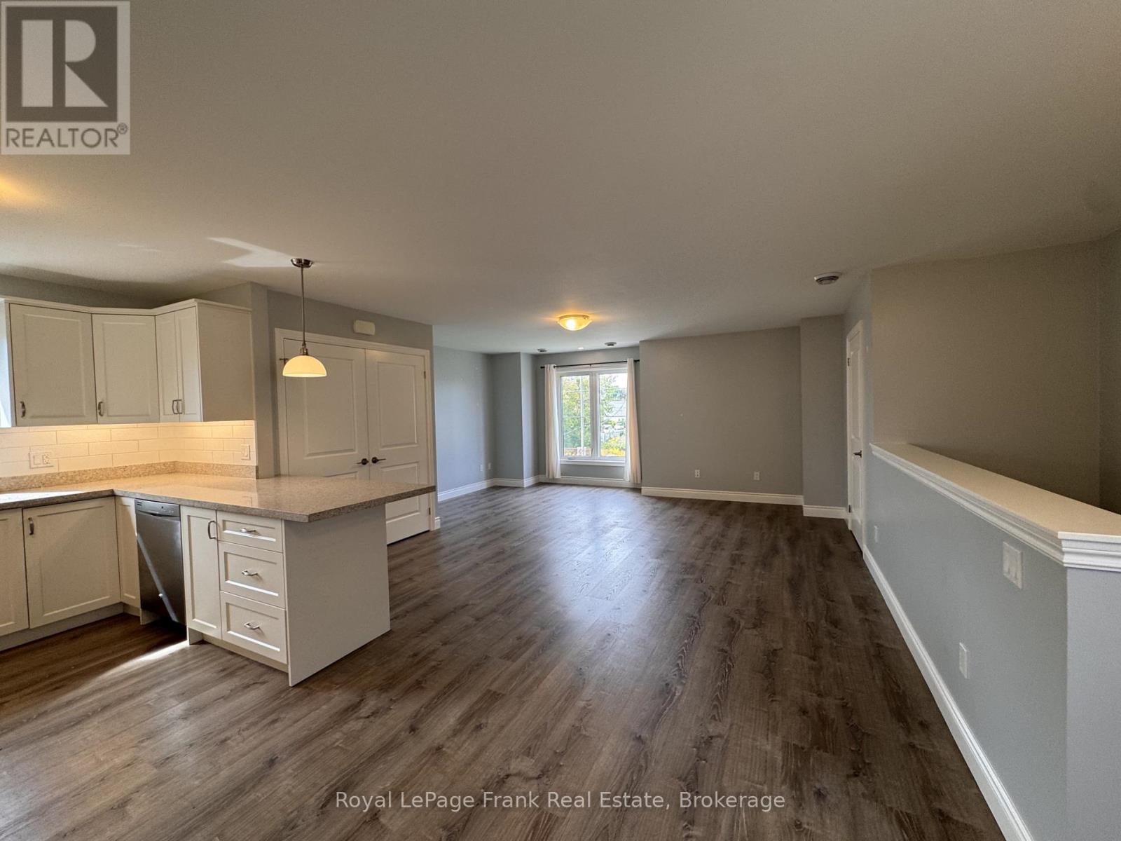 627 Bloor Street E, Oshawa, Ontario  L1H 3N4 - Photo 8 - E13761282
