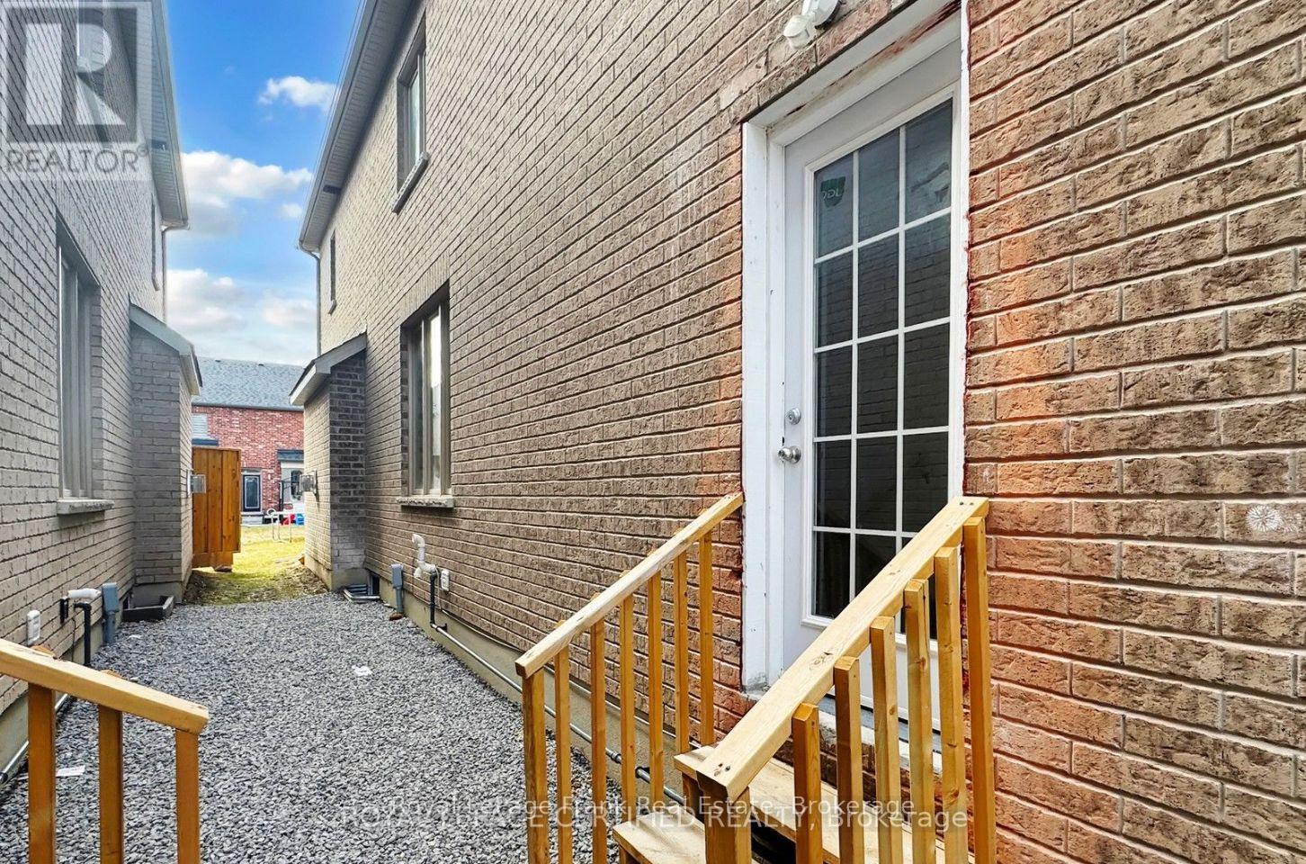 Basement - 21 Ouellette Drive, Whitby, Ontario  L1P 0E3 - Photo 2 - E13761306