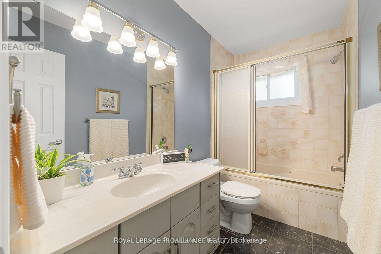 25 Keller Drive, Belleville, Ontario  K8P 4B3 - Photo 19 - X13761176