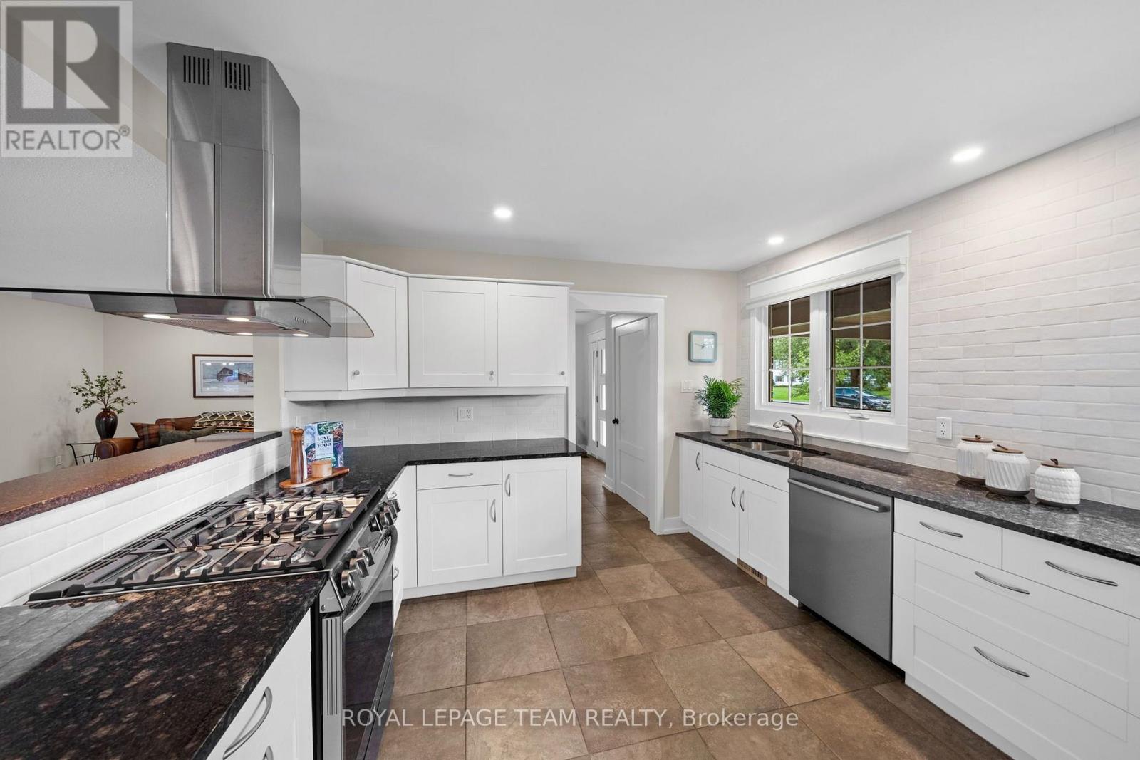 1279 Fairway Drive, Ottawa, Ontario  K4M 1B3 - Photo 10 - X13761330