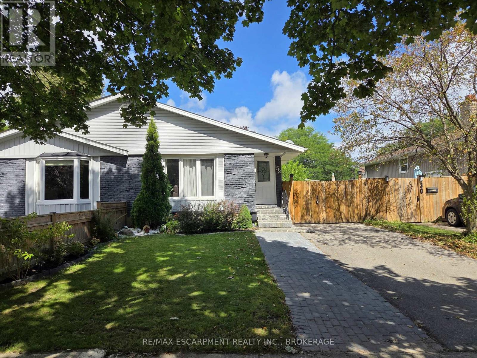 LOWER - 32 BIRCHPARK DRIVE, Grimsby, Ontario