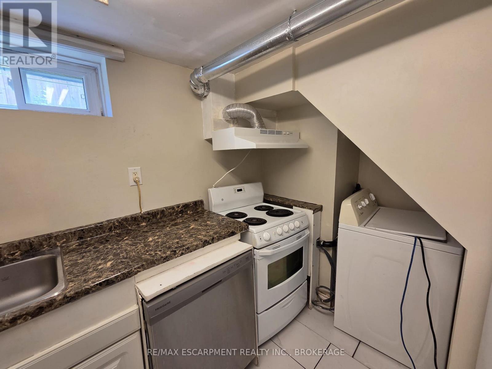 Lower - 32 Birchpark Drive, Grimsby, Ontario  L3M 4N1 - Photo 7 - X13761204