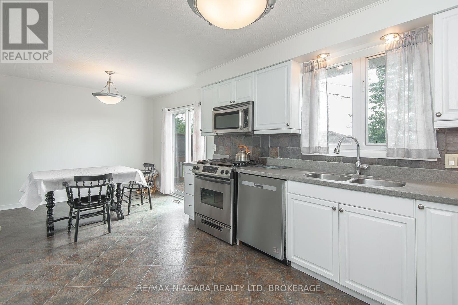 15 Windsor Terrace, Port Colborne, Ontario  L3K 4C5 - Photo 10 - X13761210