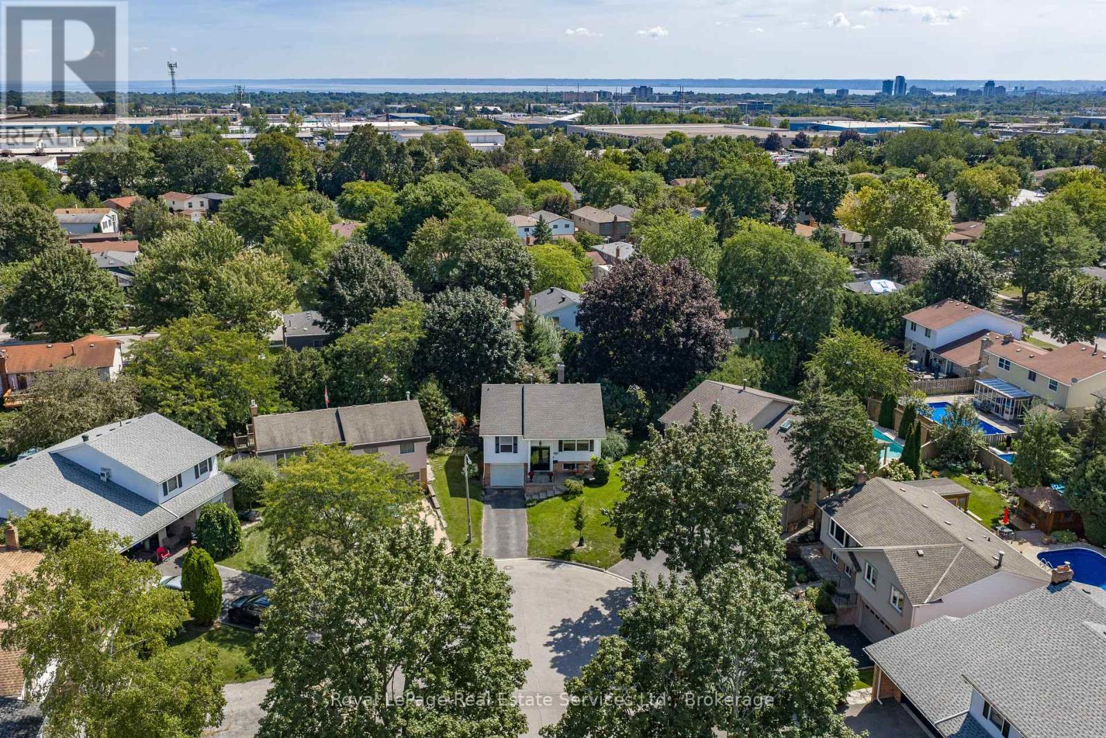 1284 Morgan Court, Burlington, Ontario  L7M 1X2 - Photo 2 - W13761244