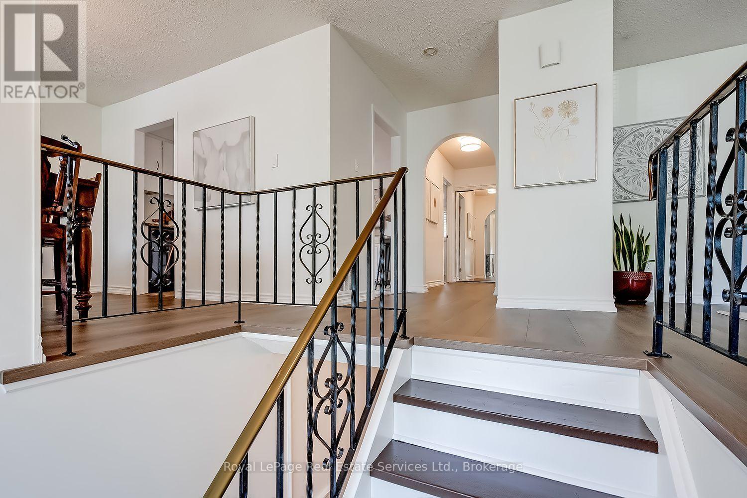 1284 Morgan Court, Burlington, Ontario  L7M 1X2 - Photo 3 - W13761244