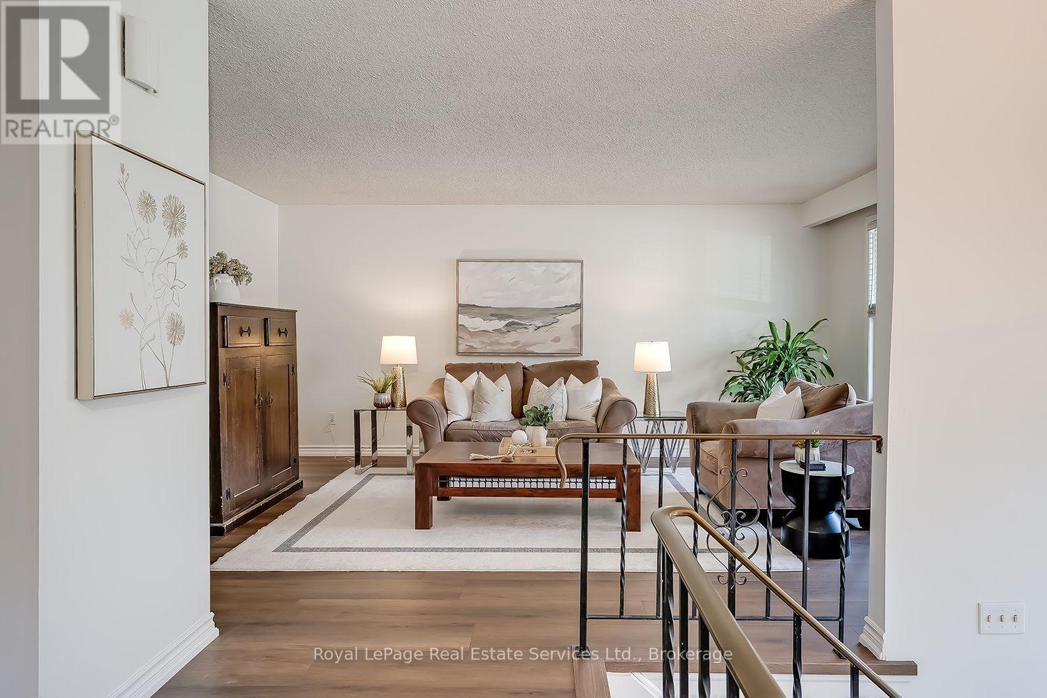 1284 Morgan Court, Burlington, Ontario  L7M 1X2 - Photo 4 - W13761244